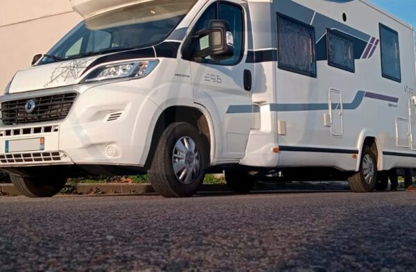 Decoración autocaravana Benimar Mileo