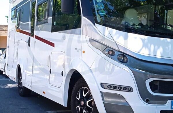 Decoración autocaravana Benimar Aristeo 642